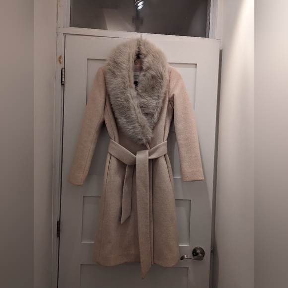 Club Monaco Lenoria Belted Wool Coat with Faux-Fur Collar - Picture 12 of 16